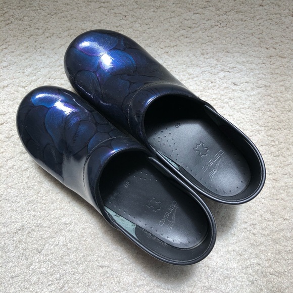 dansko blue scrunch